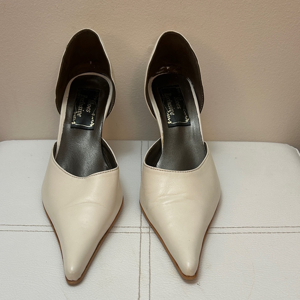 Shoes Exclusive Elegant Cream Women's Shoes size 6